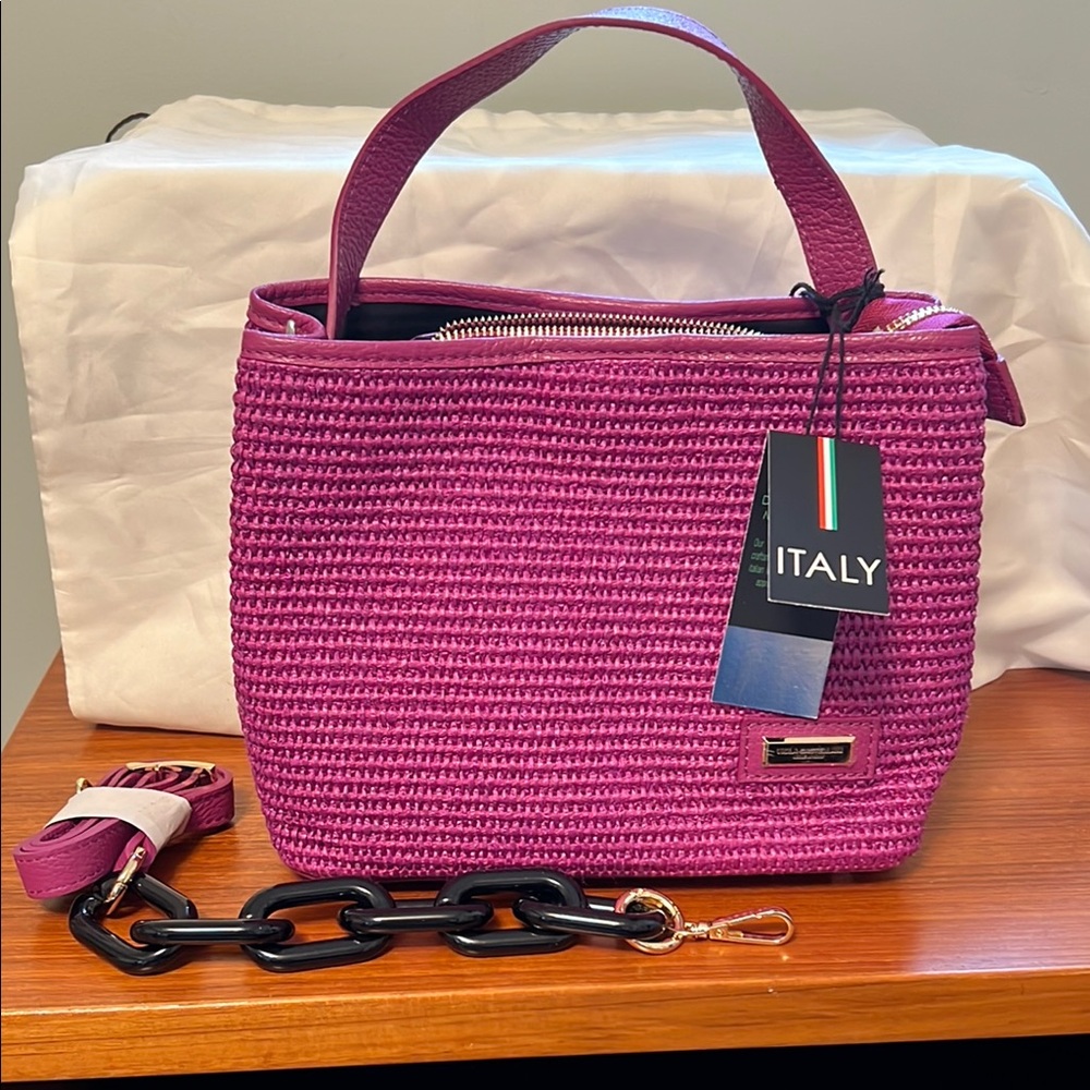 Vibrant Pink Woven Shoulder Bag with Italian Flair